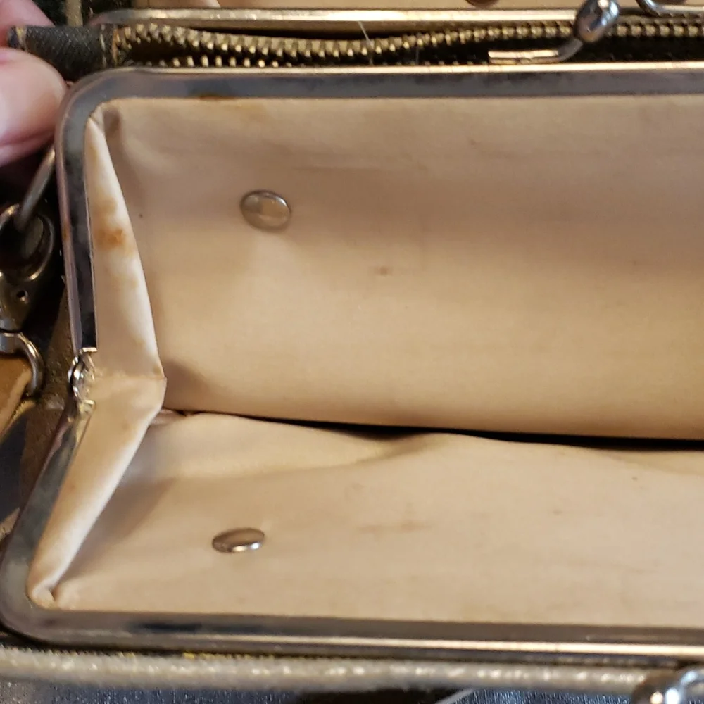 Dolce & Gabbana vintage purse. - Picture 8 of 10